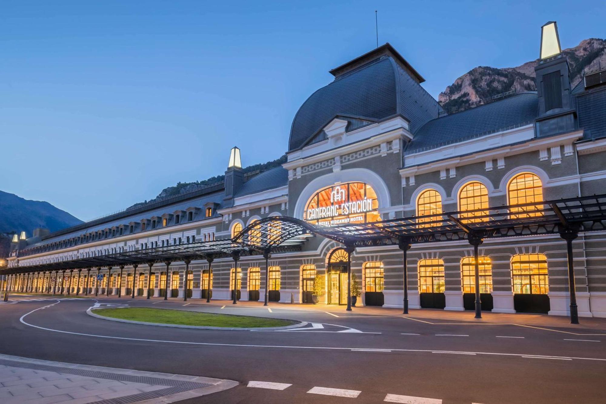 Canfranc Estacion, A Royal Hideaway Hotel - Gran Lujo Kültér fotó